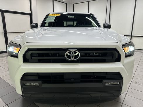 Used 2025 Toyota 4Runner SR5 AWD/4WD image 12