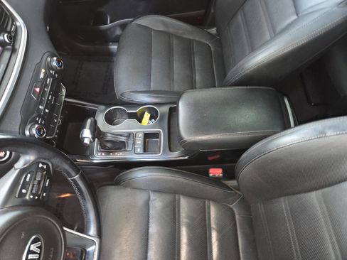 Used 2016 Kia Sorento SX image 15