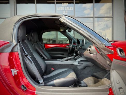 Used 2016 MAZDA MX-5 Miata Grand Touring RWD image 12