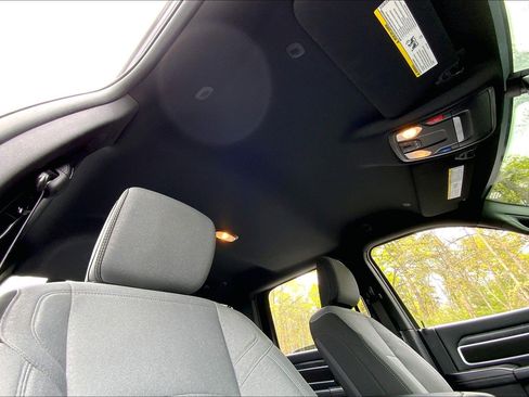 Used 2024 RAM 2500 Big Horn AWD/4WD image 24