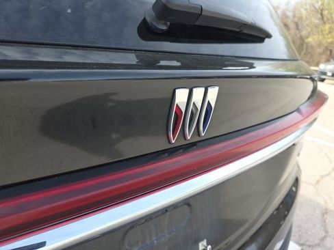 Used 2025 Buick Enclave Preferred image 12