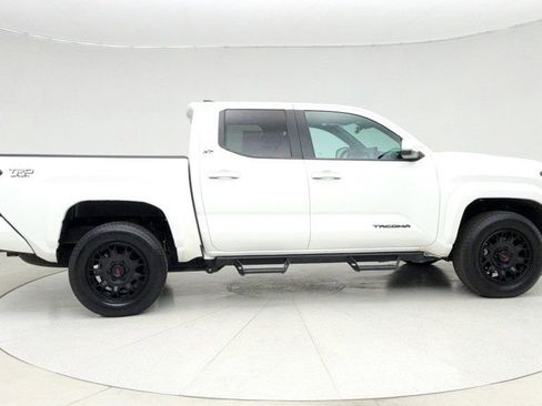 Used 2024 Toyota Tacoma TRD Sport image 4