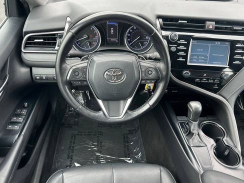 Used 2019 Toyota Camry SE FWD image 15