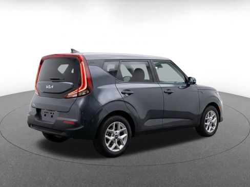 Used 2025 Kia Soul LX w/ LX Technology Package FWD image 9