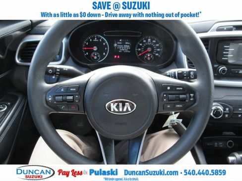 Used 2017 Kia Sorento LX image 18