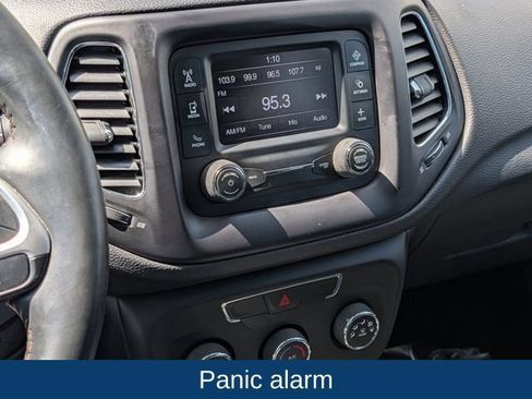 Used 2018 Jeep Compass Latitude AWD/4WD image 17