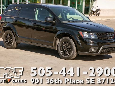 Used 2019 Dodge Journey SE w/ Connectivity Group FWD image 1