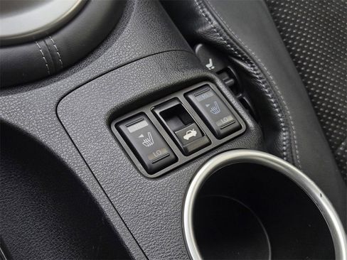 Used 2020 Nissan 370Z Touring Sport image 23