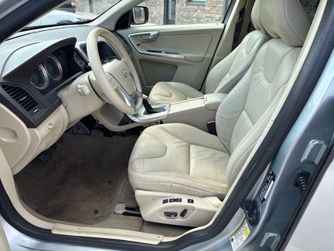 Used 2013 Volvo XC60 T6 image 32
