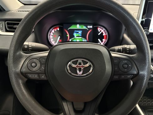 Used 2025 Toyota RAV4 XLE FWD image 23