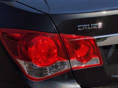 Used 2014 Chevrolet Cruze LT image 26