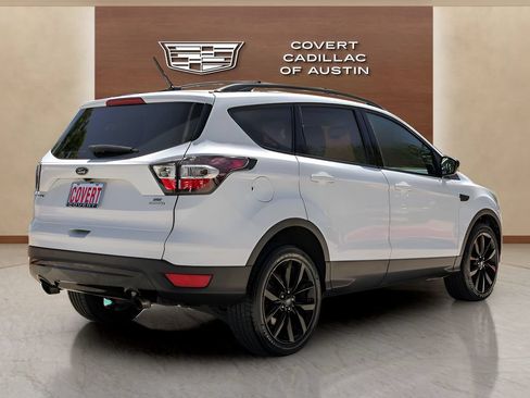 Used 2017 Ford Escape SE w/ Equipment Group 201A FWD image 4