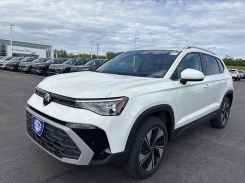 New 2026 Volkswagen Taos SE AWD/4WD image 11