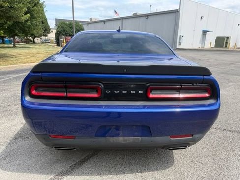 Used 2018 Dodge Challenger R/T Scat Pack w/ Leather Interior Group RWD image 8