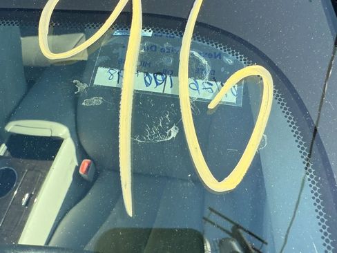 Used 2015 Toyota Venza LE image 23