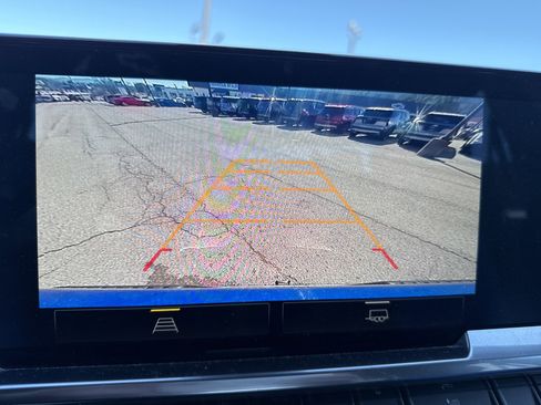 Used 2023 Chevrolet Silverado 1500 LT image 23