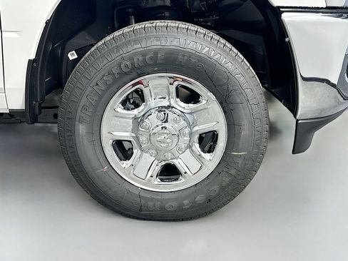 New 2026 RAM 2500 Tradesman AWD/4WD image 16