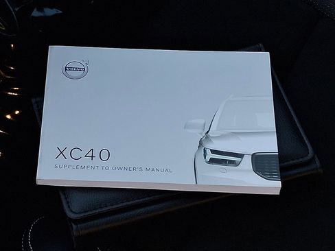 Used 2020 Volvo XC40 T5 R-Design w/ Protection Package Premier image 31