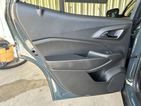 Used 2025 Chevrolet Trax LS w/ LS Convenience Package image 27