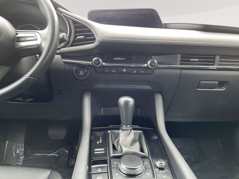 Used 2019 MAZDA MAZDA3 Hatchback w/ Preferred Package FWD image 24