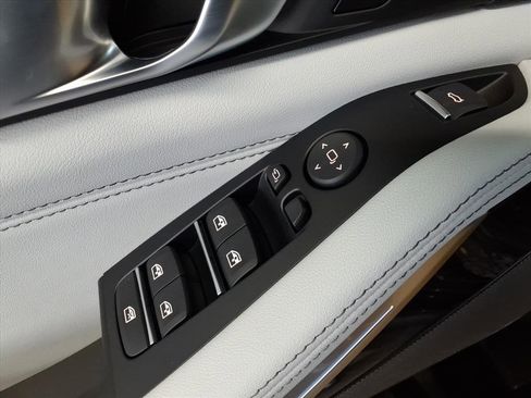 New 2026 BMW X5 xDrive50e image 14