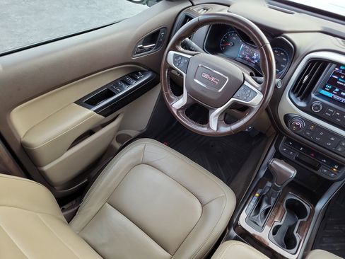 Used 2018 GMC Canyon SLT w/ Driver Alert Package image 13