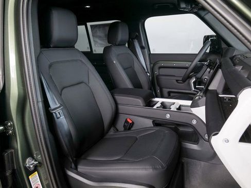 New 2026 Land Rover Defender 110 X-Dynamic SE AWD/4WD image 3