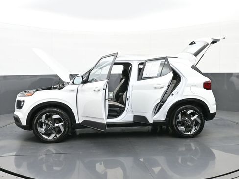 Certified 2025 Hyundai Venue SEL image 51