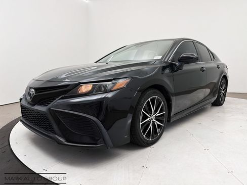Used 2021 Toyota Camry SE FWD image 10