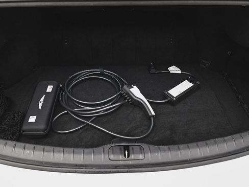 Used 2024 Genesis G80 image 35