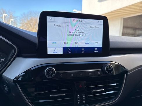 Used 2020 Ford Escape SE image 5