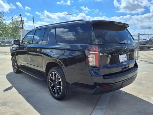 Used 2024 Chevrolet Suburban RST RWD image 8