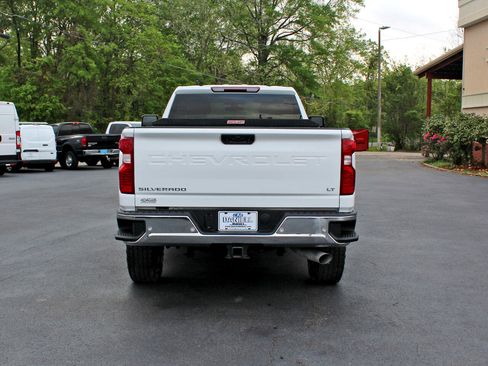 Used 2022 Chevrolet Silverado 2500 LT w/ Convenience Package image 11
