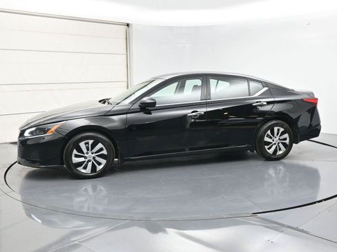 Used 2024 Nissan Altima 2.5 S FWD image 19