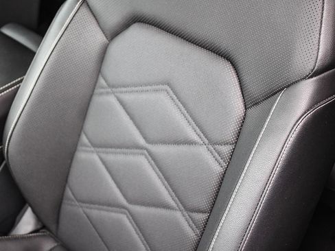 Used 2024 Volkswagen Atlas SE image 26