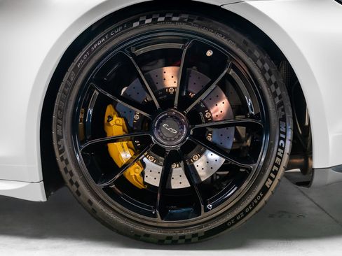 Used 2015 Porsche 911 GT3 w/ Sound Package Plus RWD image 40