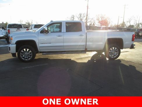 Used 2018 GMC Sierra 3500 Denali w/ Duramax Plus Package image 10