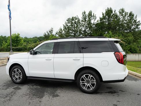 Used 2025 Ford Expedition Active AWD/4WD image 7