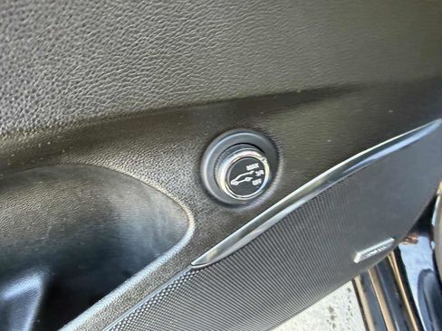 Used 2020 Buick Enclave Essence w/ Sound and Sites Package image 12