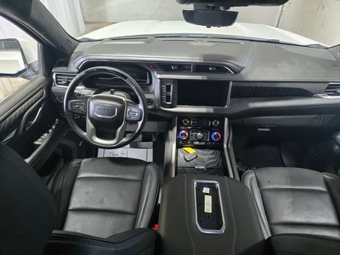 Used 2024 GMC Yukon XL Denali w/ Advanced Technology Package AWD/4WD image 5