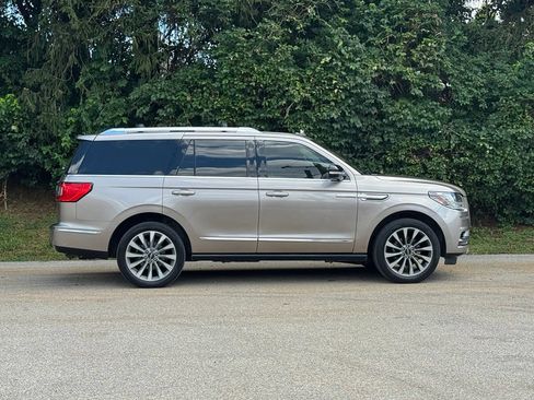 Used 2020 Lincoln Navigator Reserve w/ Luxury Package AWD/4WD image 4