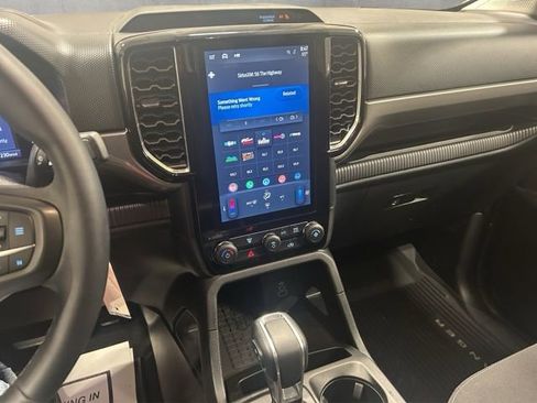 Used 2025 Ford Ranger XLT w/ Technology Package image 17