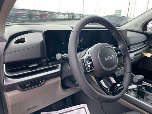 New 2026 Kia Carnival FWD image 9
