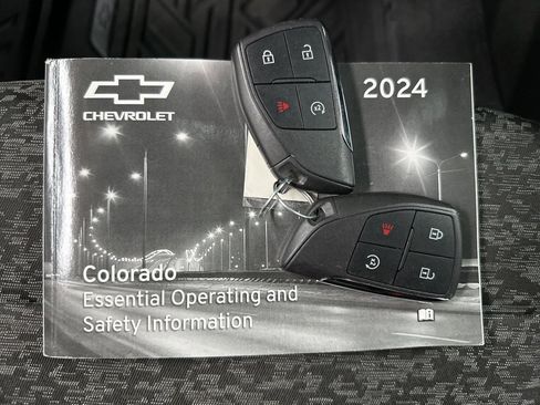 Used 2024 Chevrolet Colorado ZR2 image 40