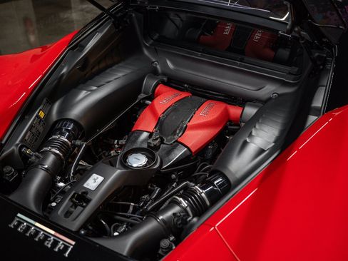 Used 2020 Ferrari F8 Tributo RWD image 22