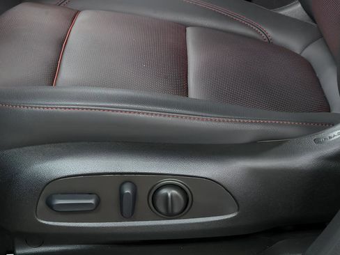 Used 2025 Chevrolet Blazer RS image 20