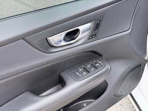 Used 2024 Volvo S60 B5 Core FWD image 18