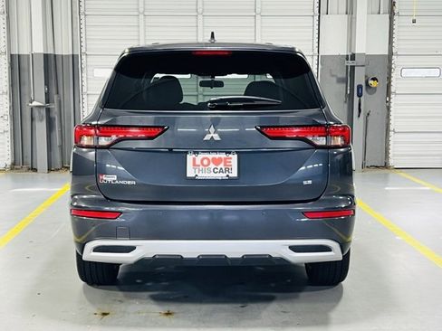 Used 2024 Mitsubishi Outlander SE image 18