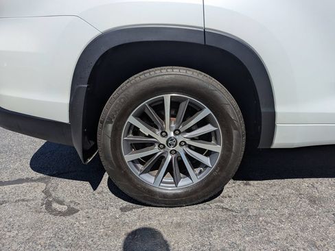 Used 2018 Toyota Highlander XLE AWD/4WD image 59