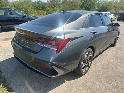 Used 2024 Hyundai Elantra SEL w/ Convenience Package image 5